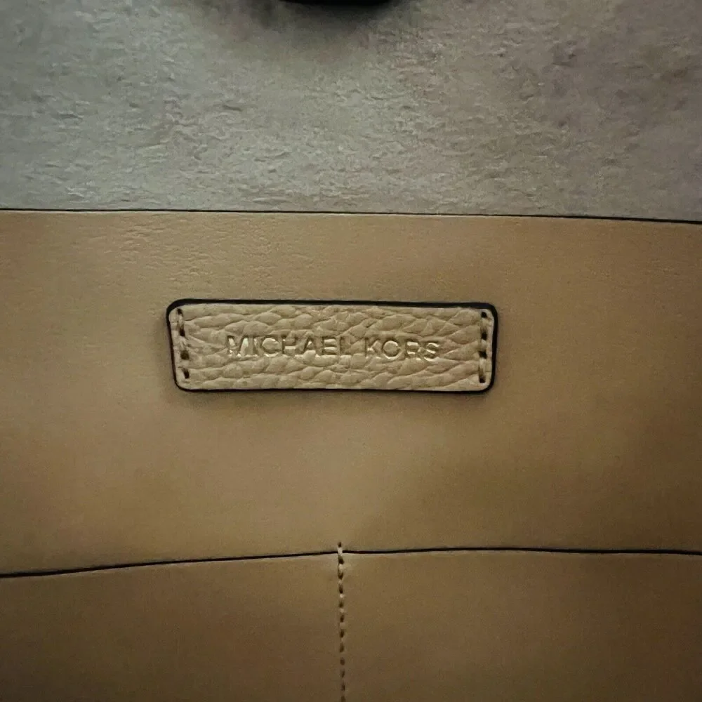 MICHAEL KORS STUDIO June Butternut Leather Medium Hobo Bag